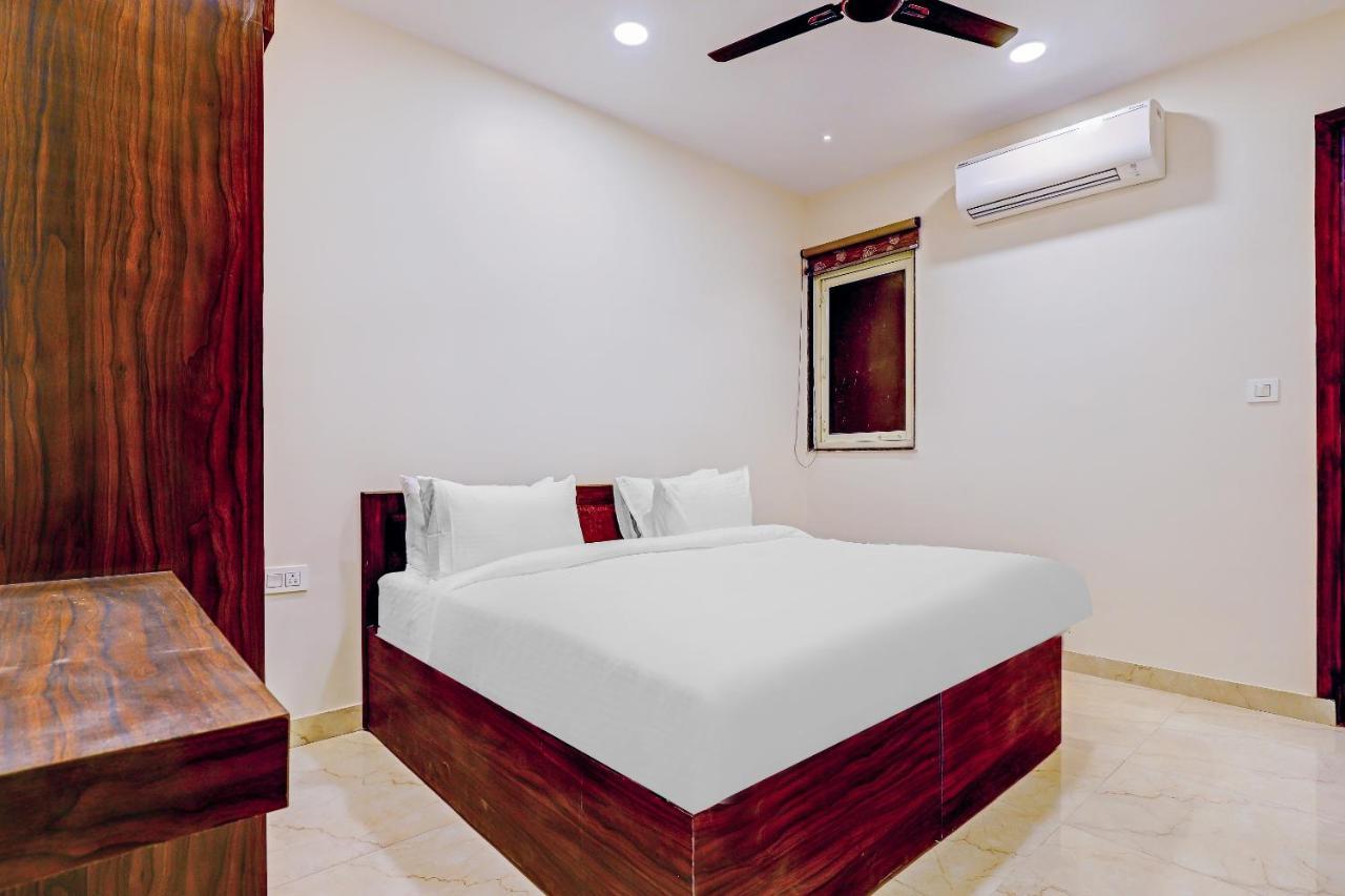 Collection O Hotel Aditya Palace Near Leisure Valley Park Gurgaon Exterior foto
