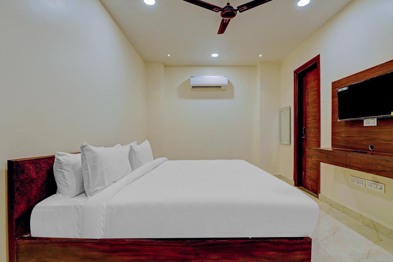 Collection O Hotel Aditya Palace Near Leisure Valley Park Gurgaon Exterior foto